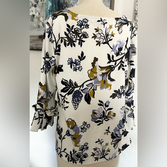 Ann Taylor Floral V-Neck Women's Blouse Size Large - Picture 3 of 4